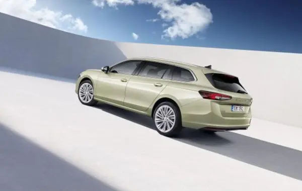 Skoda Superb IV Combi-5