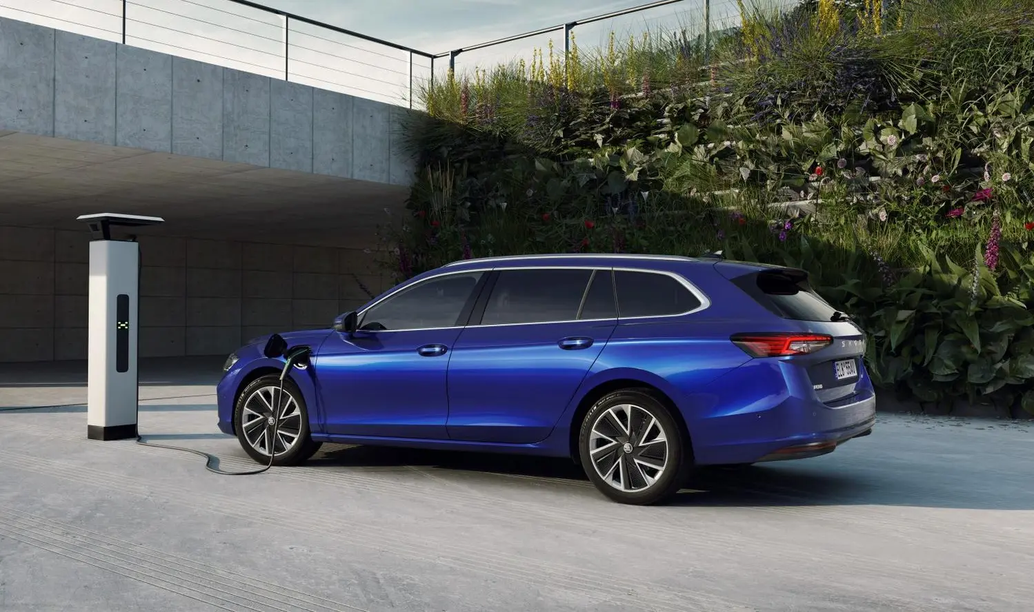 Skoda Superb IV Combi-1