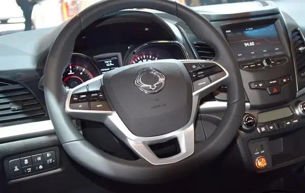 SsangYong Korando III (C, facelift 2017)-8