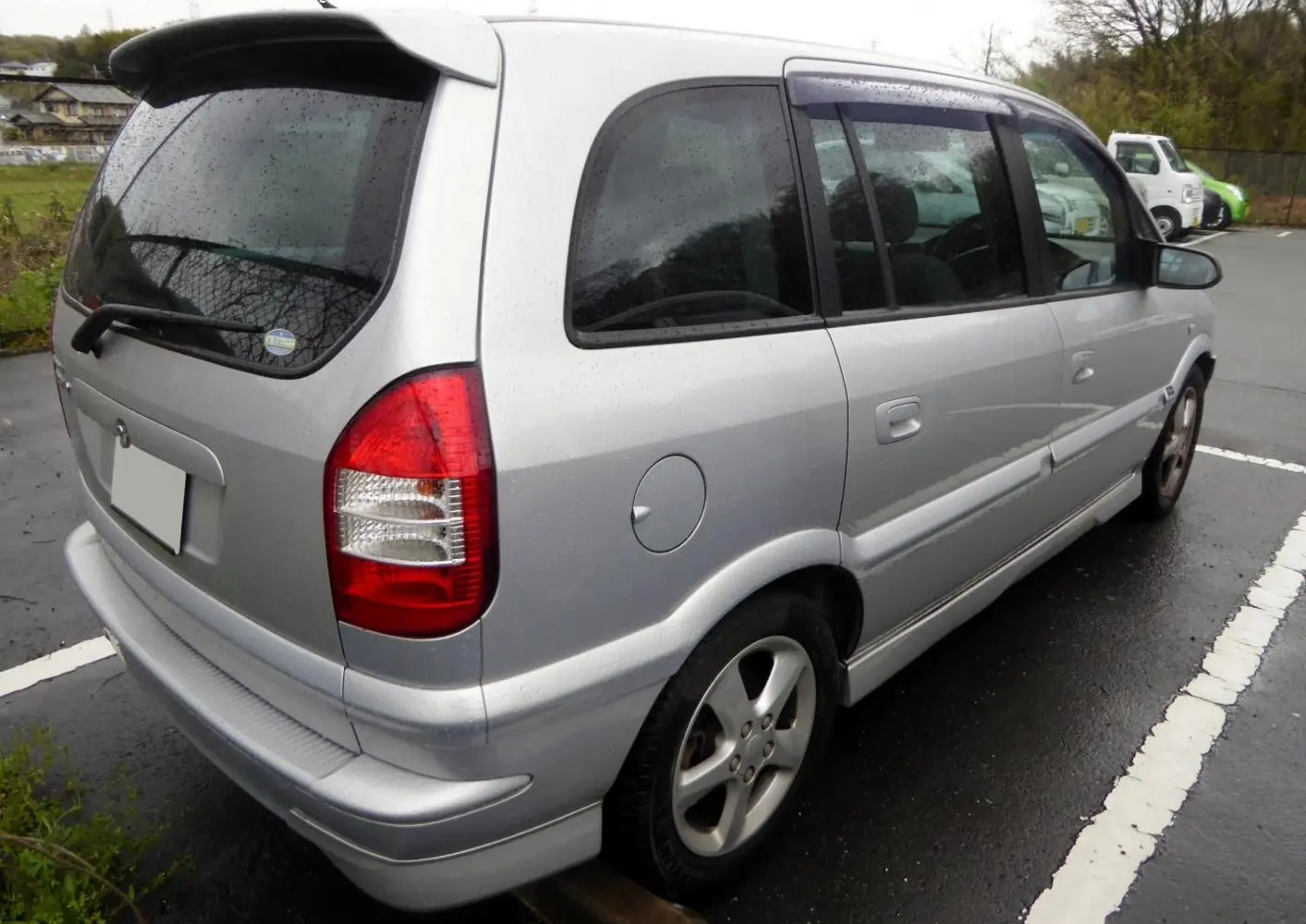 Subaru Traviq-0