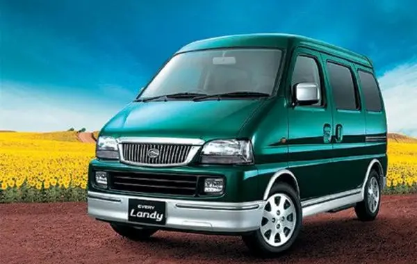 Suzuki Every Landy