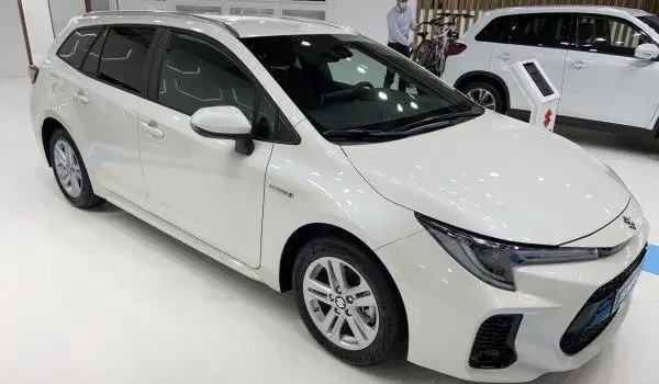 Suzuki Swace I-2