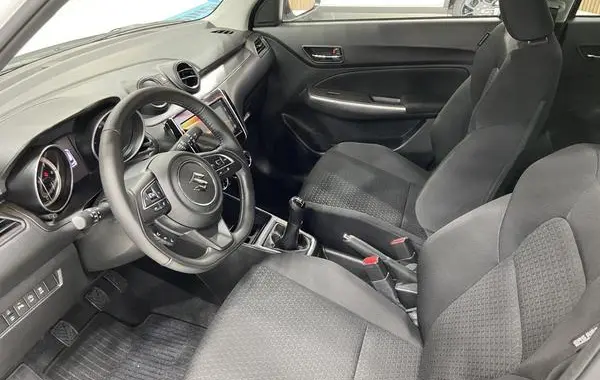 Suzuki Swift VI (facelift 2020)-2