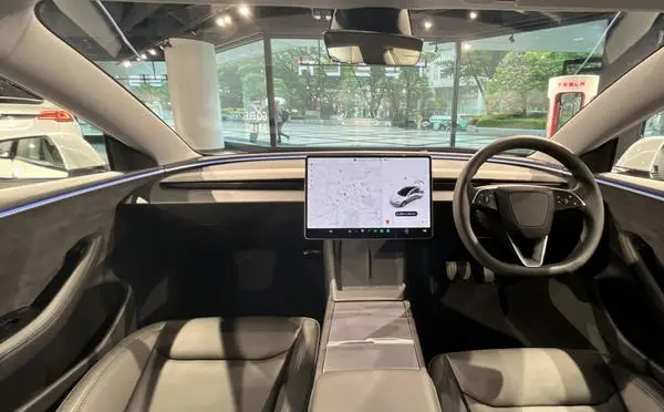 Tesla Model 3 (Highland, facelift 2023)-0