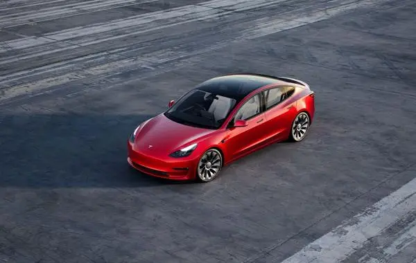 Tesla Model 3 (facelift 2020)-1