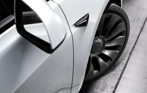 Tesla Model 3 (facelift 2020)-8