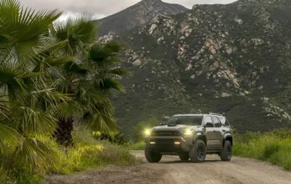 Toyota 4Runner VI