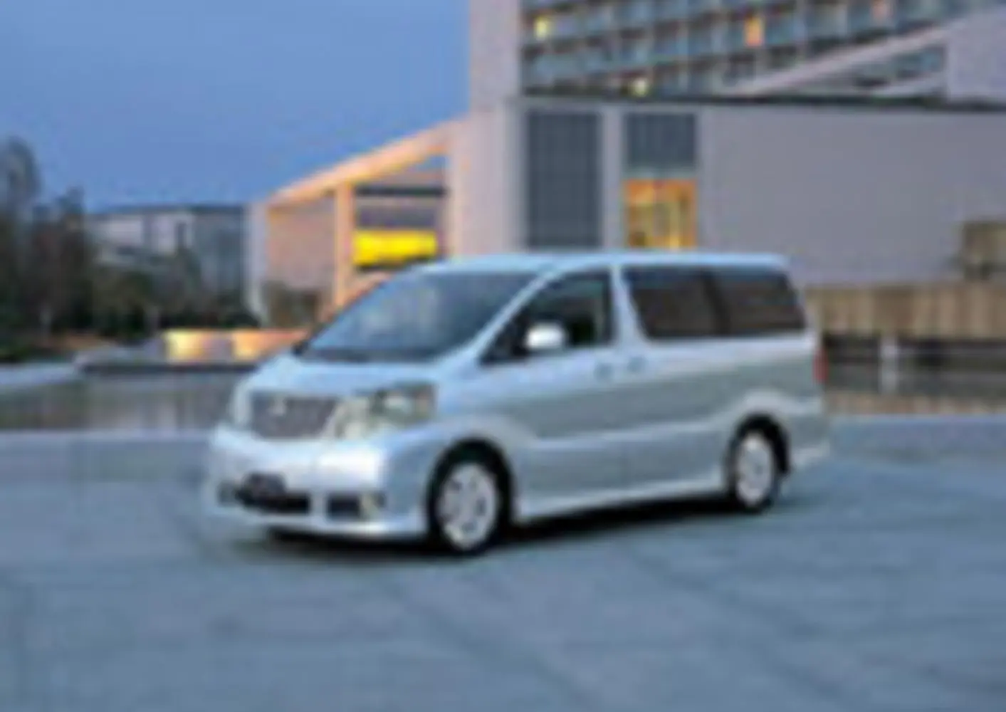 Toyota Alphard I-1