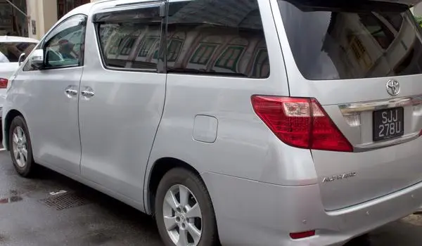 Toyota Alphard II-2