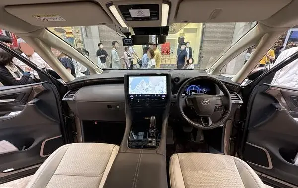 Toyota Alphard IV-1