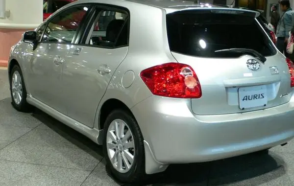Toyota Auris I-2
