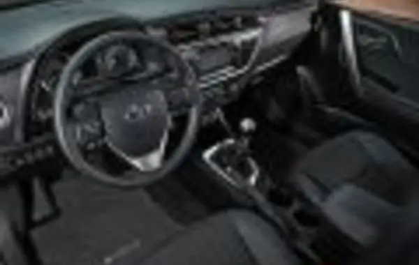 Toyota Auris II-1