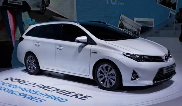 Toyota Auris II Touring Sports-9