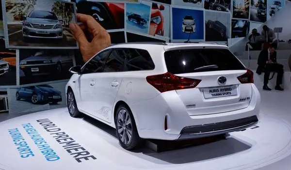 Toyota Auris II Touring Sports-8