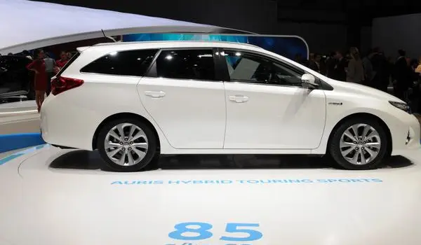 Toyota Auris II Touring Sports-5
