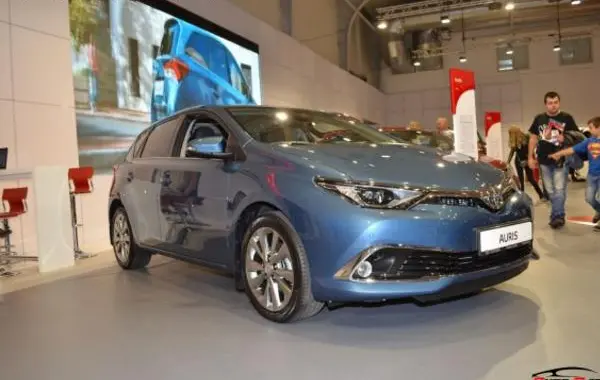 Toyota Auris II (facelift 2015)