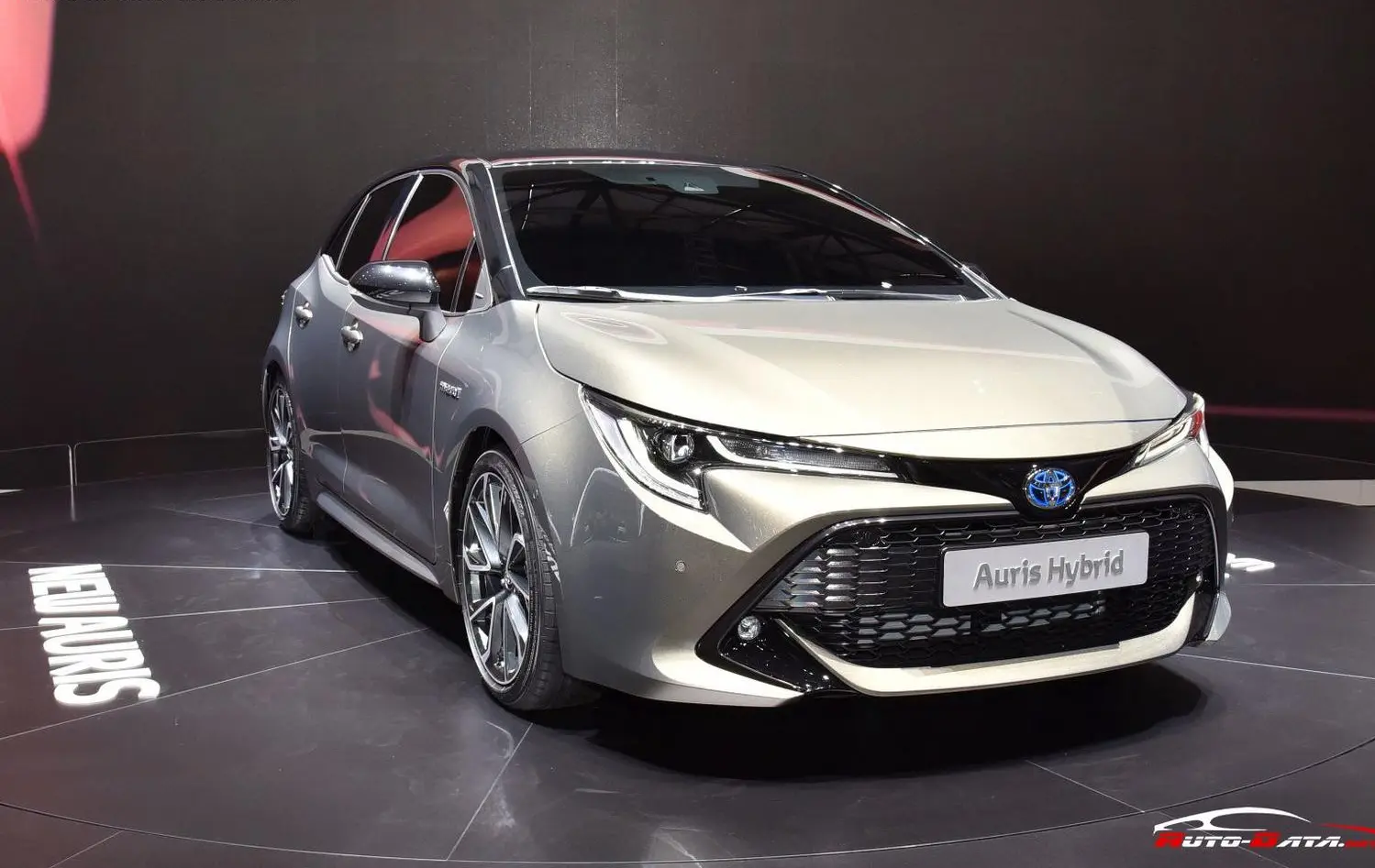 Toyota Auris III-7
