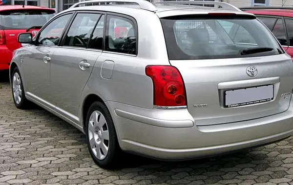 Toyota Avensis II Wagon-1