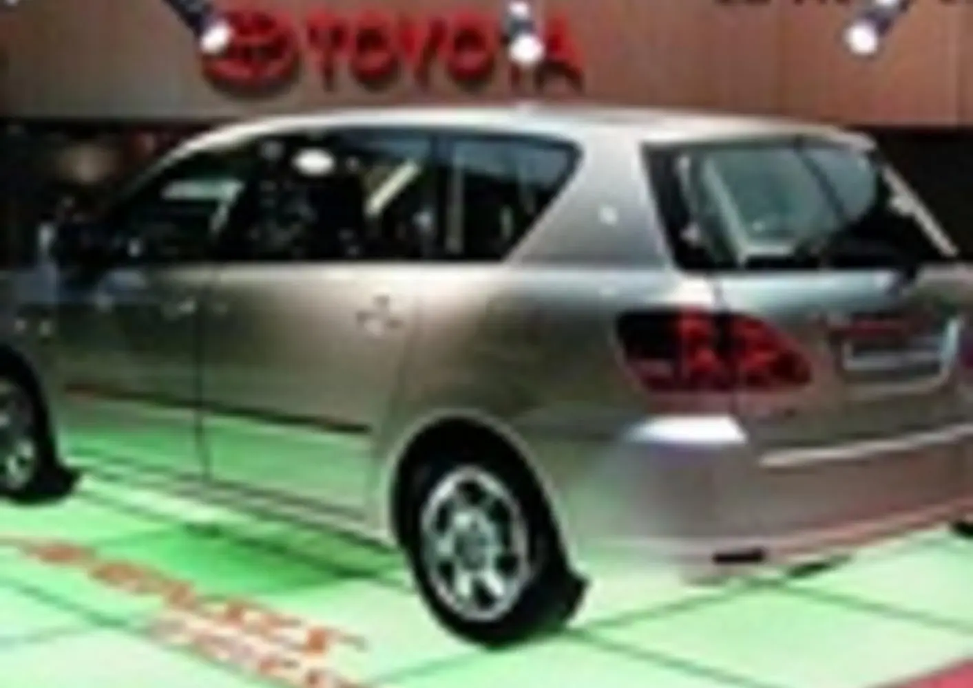 Toyota Avensis Verso-3