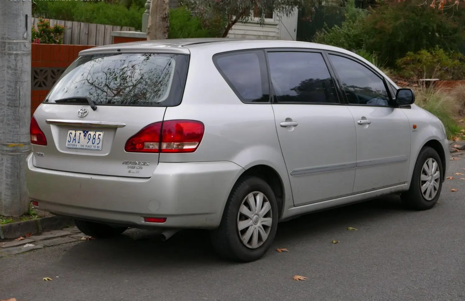 Toyota Avensis Verso-0