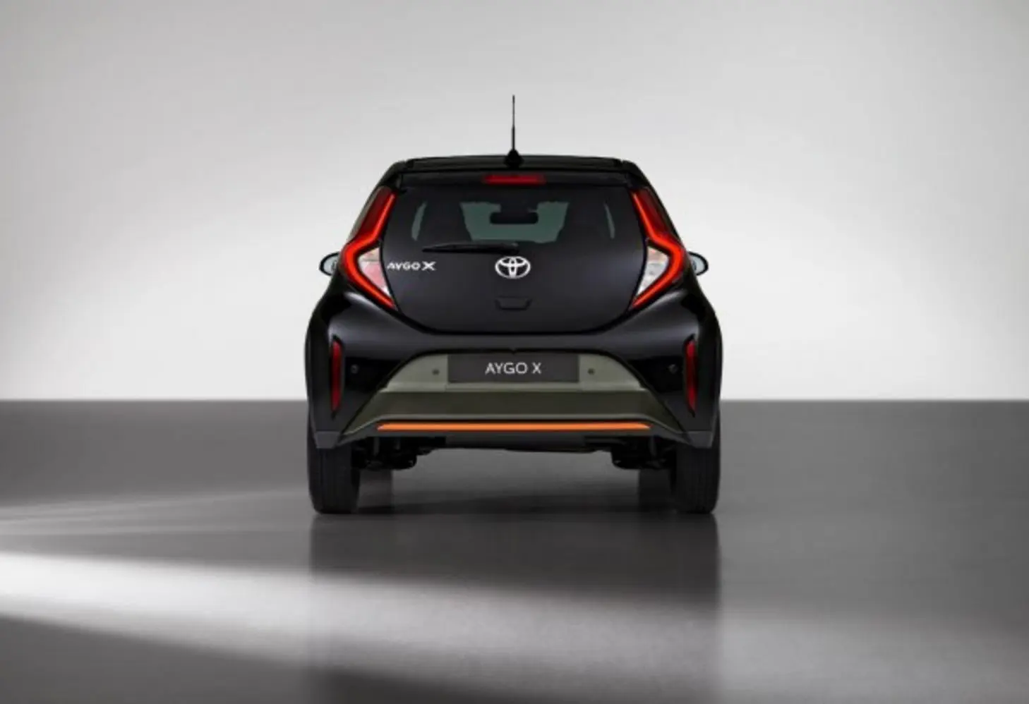 Toyota Aygo X-6