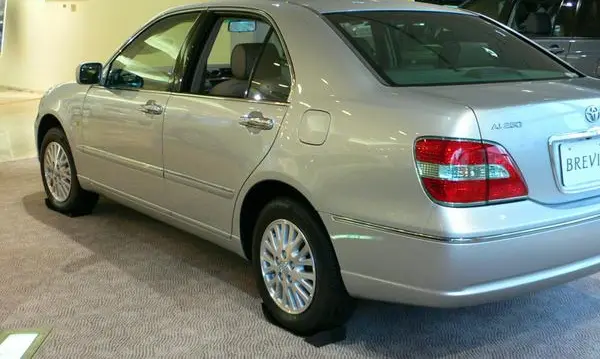 Toyota Brevis-1
