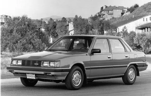 Toyota Camry I (V10)