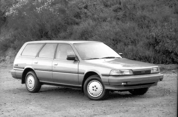 Toyota Camry II Wagon (V20)