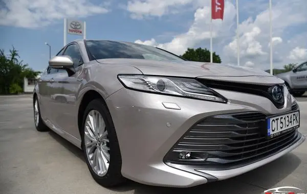 Toyota Camry VIII (XV70)-5
