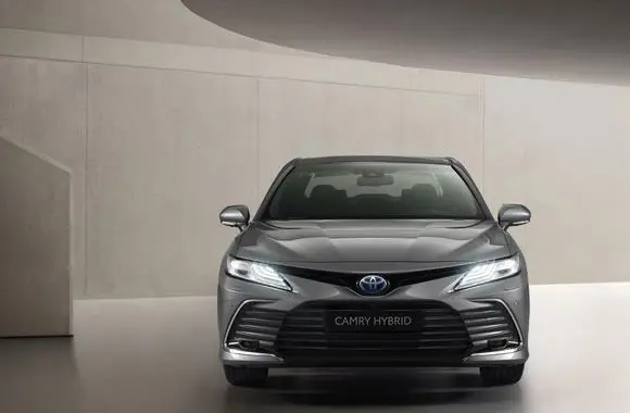 Toyota Camry VIII (XV70, facelift 2020)-2