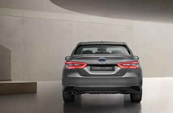 Toyota Camry VIII (XV70, facelift 2020)-3