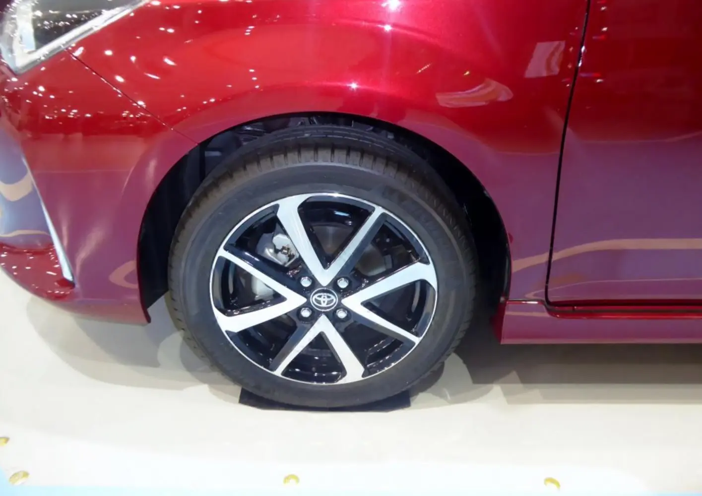 Toyota Corolla Axio XI (facelift 2017)-17
