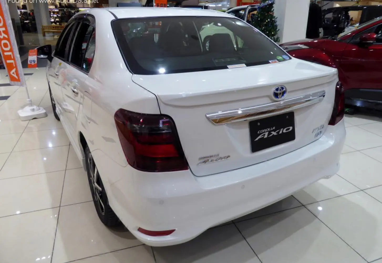 Toyota Corolla Axio XI (facelift 2017)-8