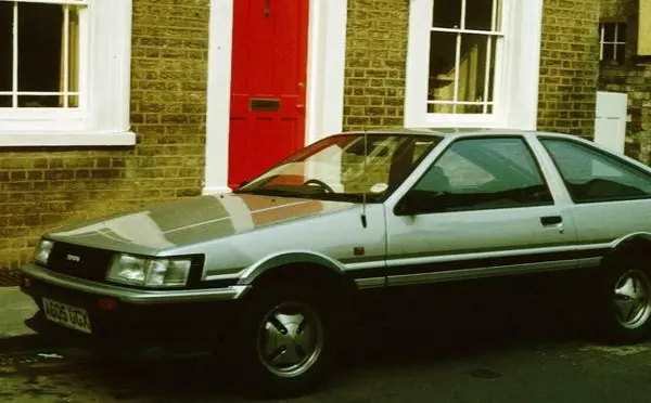 Toyota Corolla Coupe V (E80)
