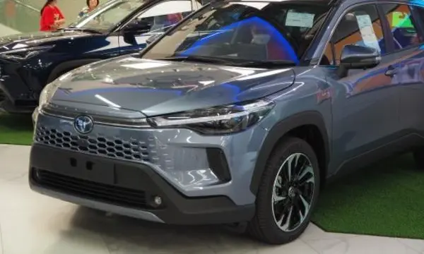 Toyota Corolla Cross (facelift 2024) 2.0 (180 лс) Hybrid e-CVT