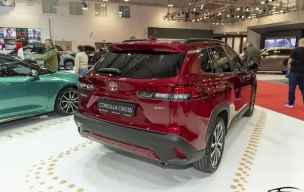 Toyota Corolla Cross (facelift 2024)-4