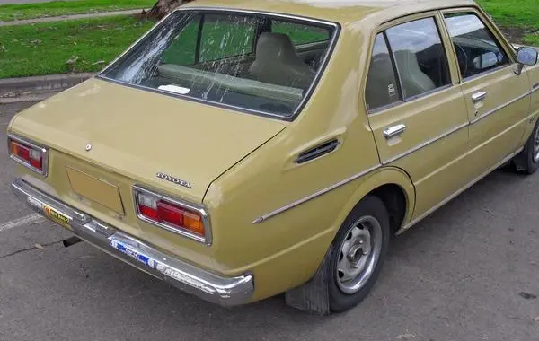 Toyota Corolla III (E30, E40, E50, E60)-0