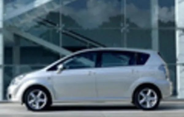 Toyota Corolla Verso I (E120)-3
