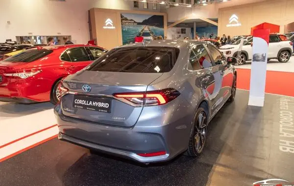 Toyota Corolla XII (E210)-4