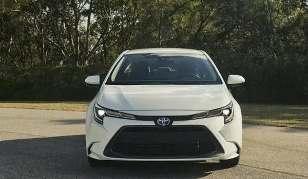 Toyota Corolla XII (E210) (USA)-4
