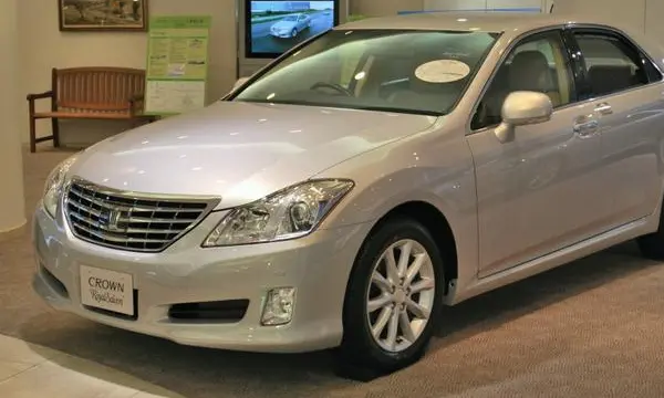 Toyota Crown XIII Royal (S200)
