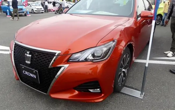 Toyota Crown XIV Athlete (S210, facelift 2016)