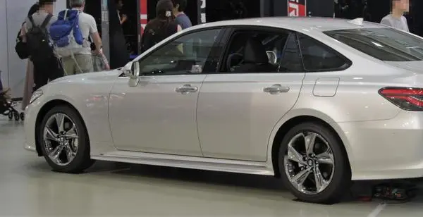 Toyota Crown XV (S220)-0