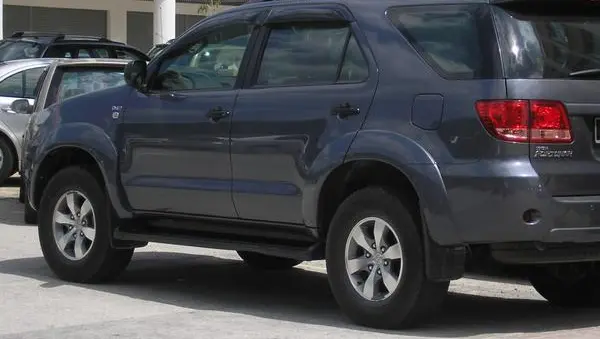 Toyota Fortuner I-0