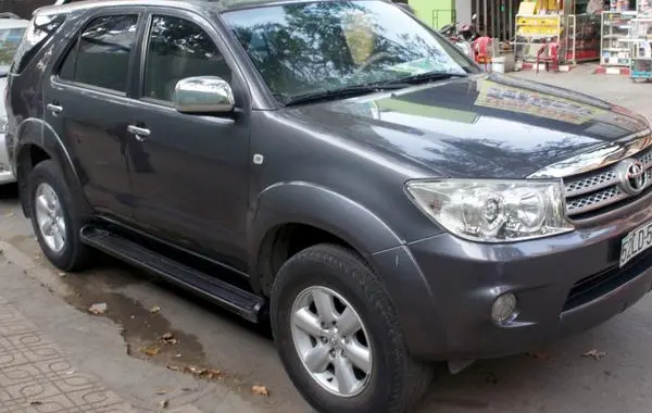 Toyota Fortuner I (facelift 2008)-3