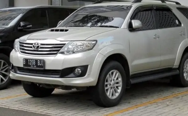 Toyota Fortuner I (facelift 2011)