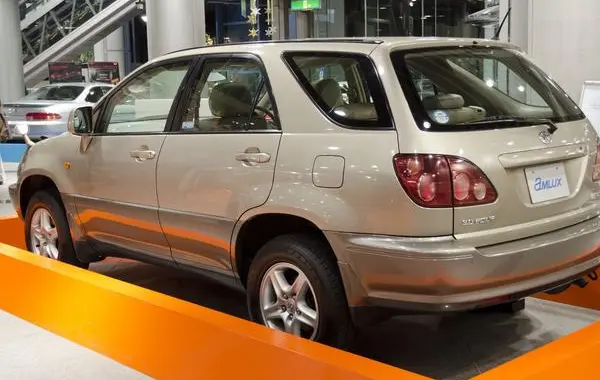 Toyota Harrier I (XU10)-1