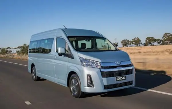 Toyota HiAce VI (H300) Commuter L2H2