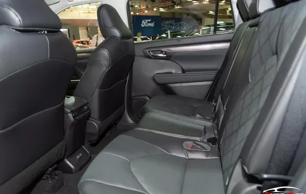 Toyota Highlander IV-8