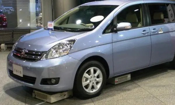 Toyota ISis